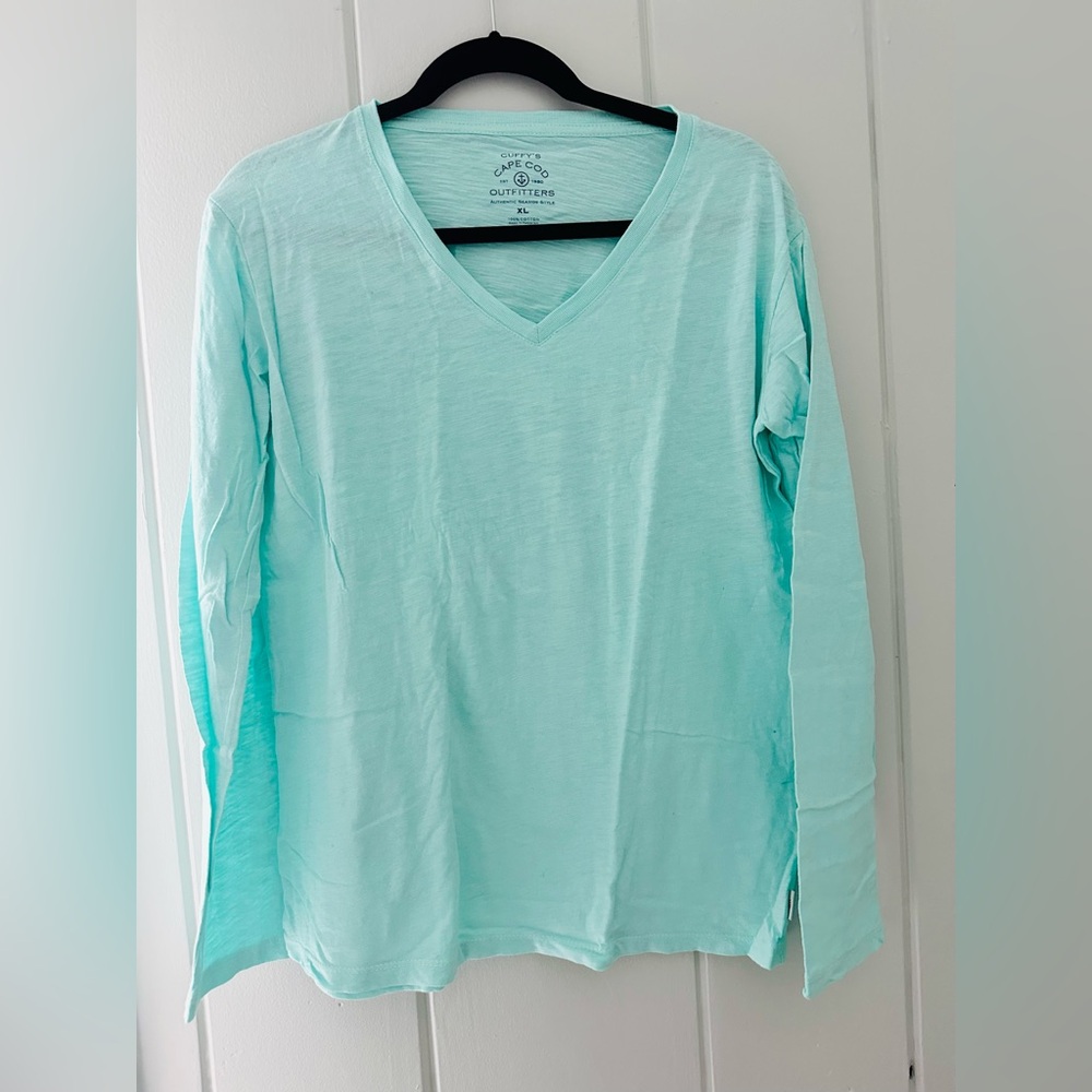 Cuffy’s Light Aqua V-Neck Long Sleeve Top / XL
